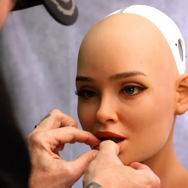 Op zoek naar een 'lief'? Deze Aria is momenteel hét topmodel in de wereld van de 'robotvriendinnen' (en ze kan heel veel!)