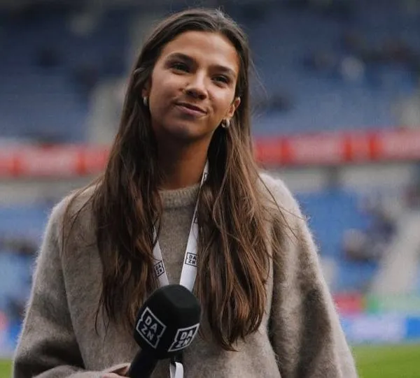 Fleau Paulussen is de rijzende ster van DAZN, en ook in bikini presteert ze op wereldniveau (foto's)