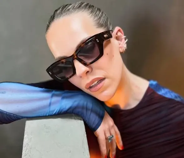 Eline De Munck pronkt zonder kleren op banner van E3 Saxo Classic... en toch kijkt iedereen naar iets anders