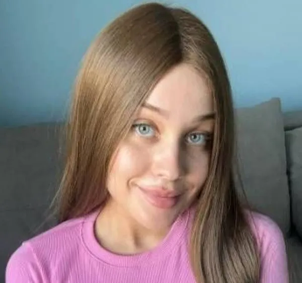 Transgender Stella heeft duidelijke boodschap voor 'echte' vrouwen: "Jullie maken geen kans, mannen staan in de rij voor mij!"