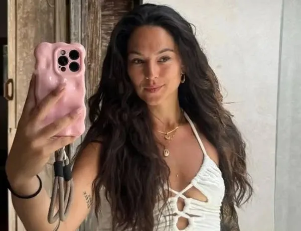 Vlaamse knapperd Stephanie Bex etaleert nog eens haar tempel van een lichaam én indrukwekkende tattoos (foto's)