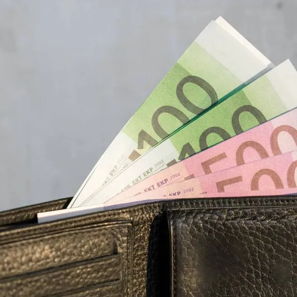 En voor de Vlamingen 'la même chose'? Niks van: zoveel verschillen de lonen in Vlaanderen en Wallonië!