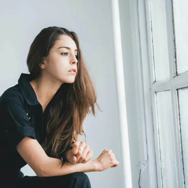 "Ik betrapte mijn man en onze 23-jarige buurvrouw op het tapijt in onze living. Ze zei dat ze hem judo-les gaf..."