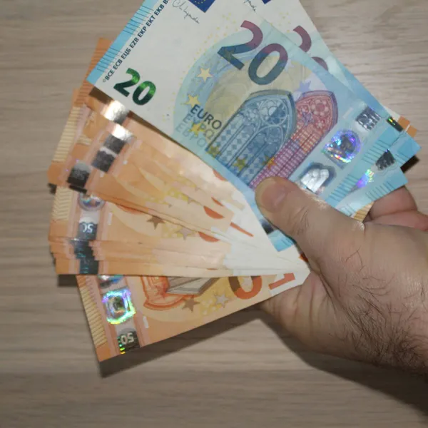 Vanaf deze leeftijd zou je als Belg meer moeten verdienen dan het gemiddelde... Maar wat als dat niet zo is?