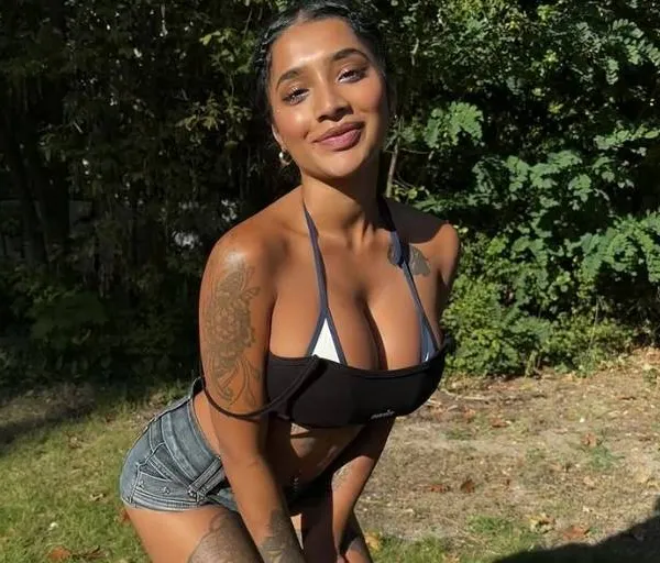 Populaire 'natuurster' onthult 'ondraaglijke' pijn die haar werk haar elke dag bezorgt: "Ze dachten dat ik flauw deed"