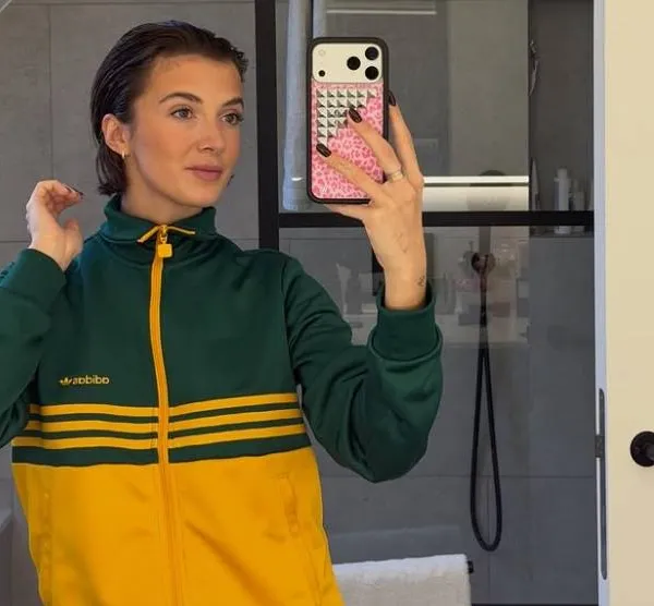 Jamie-Lee Six strooit kwistig met bikiniselfies en haar fans worden compleet gek: "Miljaarde... Wel heet!"