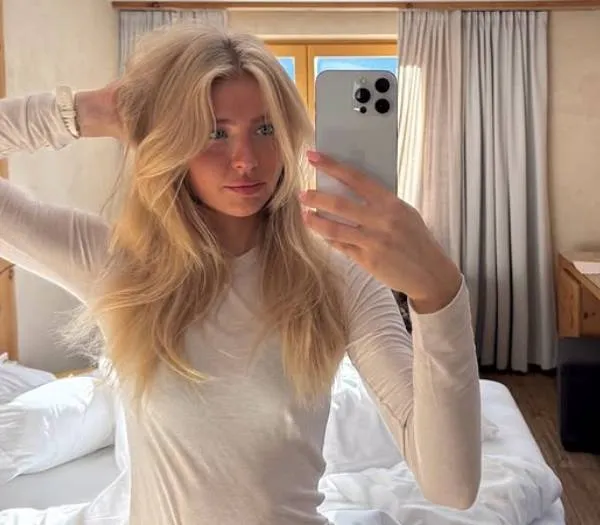 Hollandse tijger Danique is aan het kokkerellen in haar lingerie, en dat bevordert echt wel je (eet)lust