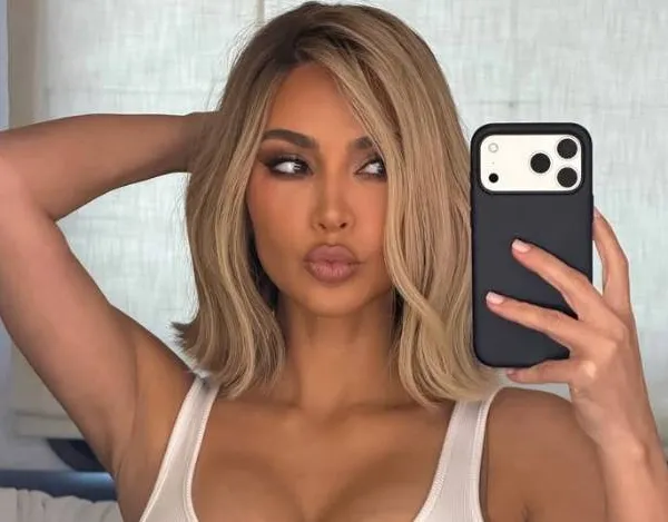 Kim Kardashian trekt naar het krachthonk, maar iedereen is vooral gefascineerd door twee andere 'gewichten' (foto's)