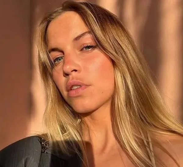 De dag dat Bab Buelens zich in bikini toonde... en alle Kroaten stapelzot werden van haar (foto's)