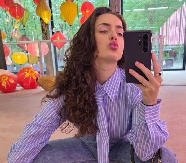 Na erg 'sensuele' fotoshoot zijn er plots weer flink wat Vlaamse venten dolverliefd op Olga Leyers