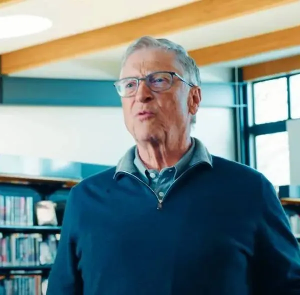 Bill Gates heeft erg somber nieuws: "Enkel deze drie jobs zullen de AI-revolutie overleven!"