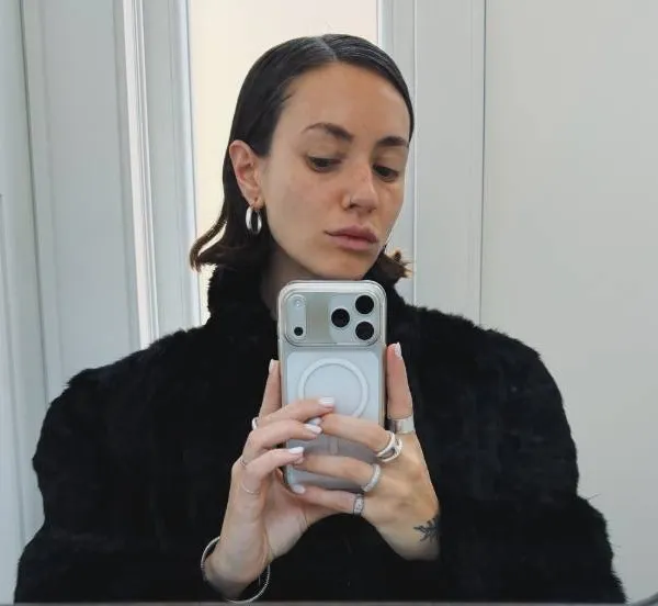 Jitske Van de Veire compleet in shock na grove opmerking over haar borsten: "Wat een zielige vent!"