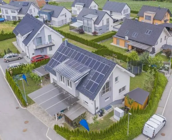 Dit zijn 6 grote fouten die bijna alle Vlamingen maken met hun zonnepanelen: "Zorgt voor teleurstelling én extra kosten"