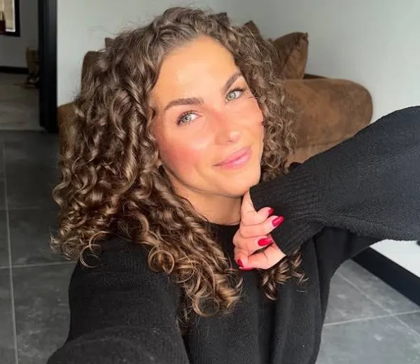 Temptation-Donna deelt wat kiekjes van een lingerieshoot... en daar krijg je het toch wel even warm van!