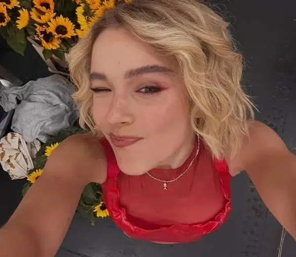 Pommelien Thijs pakt uit met 'speciale' outfit: "Jouw show én jurk waren niet normaal!" (foto's)