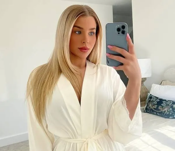 Voetbalster Madelene Wright heeft nieuwe lingerie gekocht en die laat ze ons maar al te graag zien (foto's)