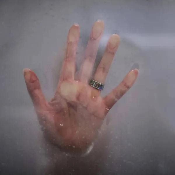 "Ik kwam thuis en herkende stemmen in de douche... Voor wat ik toen deed, schaam ik me diep!"