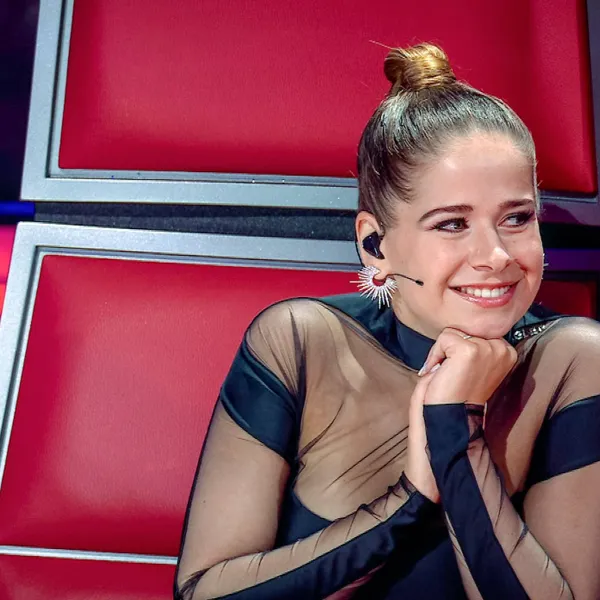 Laura Tesoro heeft nog iets te zeggen over de heisa rond haar decolleté: "Is dat dan belangrijker?"