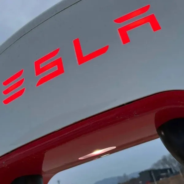 Schok bij Tesla, dat drastisch besluit neemt: deze bekende modellen verdwijnen!