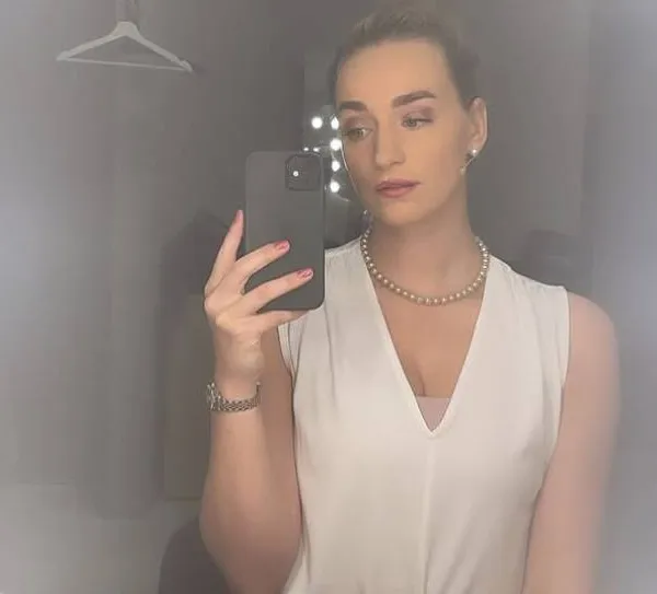 Ideetje voor onze Thuis- en Familiedames? Nederlandse soapactrice gaat uit de kleren voor Playboy (foto's)