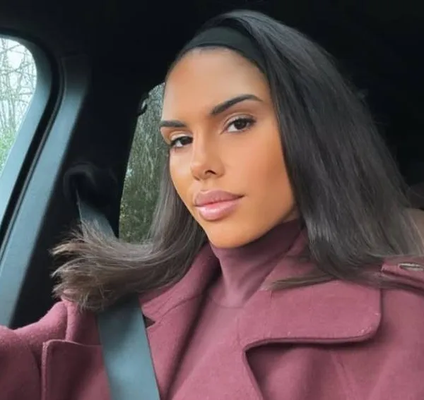 Fan van het programma of niet... 'Real Housewife' Natassia in bikini, daar blijf je toch even naar kijken! (foto's)