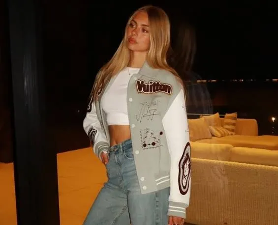 Mishel, de vrouw van Thibaut Courtois, wil beter doen dan mevrouw Messi... en poseert 'toploos' in magazine