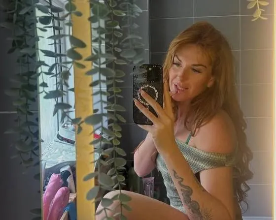 Vrouw met twee 'liefdesgrotjes' onthult hoe haar minnaars nooit iets doorhadden: "Hij stak in de verkeerde..."