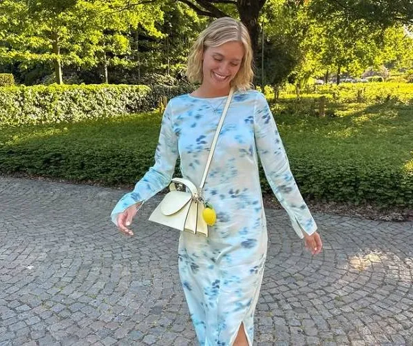 Wauw! Julie Vermeire poseert in lingerie, en alle Vlaamse venten liggen weer aan haar voeten