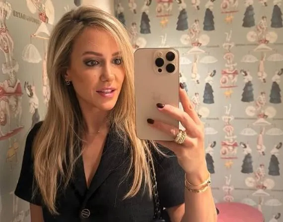 'Mol' Elisabet Haesevoets trakteert ons nog eens op zalige bikinifoto's: "Jij bent zo mooi!"