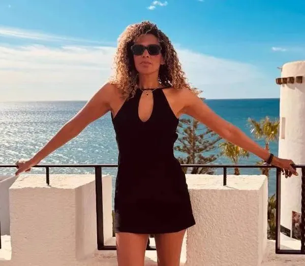 Kerel maakt opmerking over Tatyana Beloy 'zonder kleren', maar krijgt direct een stevige repliek: "Nog nooit gedaan!"