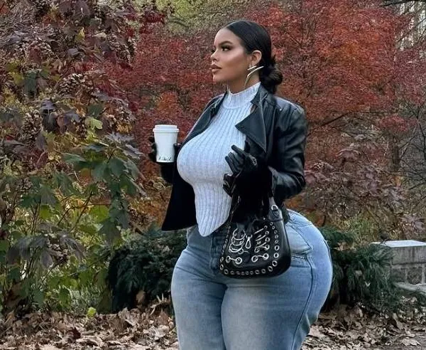 Gracie eist grotere vliegtuigstoelen omdat haar billenwerk te 'breed' is: "Geef ze gewoon grotere hersenen!"