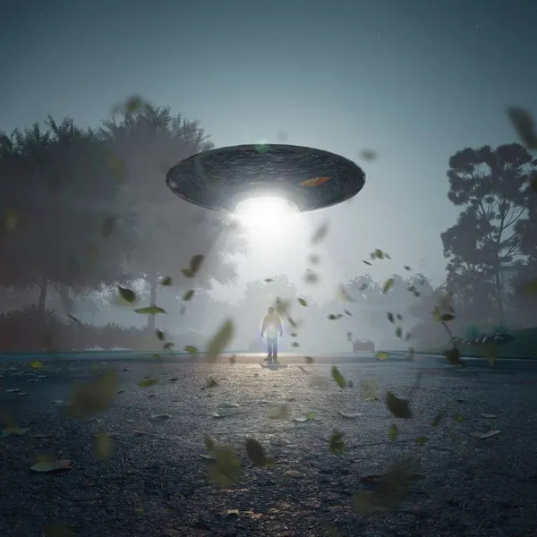 "Vier soorten aliens uit neergestorte UFO’s gehaald" — Voormalig CIA-onderzoeker doet straffe claim