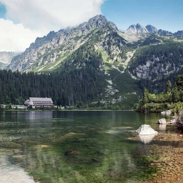 "Natuur en lekker eten à volonté" — ‘Budgetversie van de Alpen’ uitgeroepen tot goedkoopste zomerbestemming van 2026