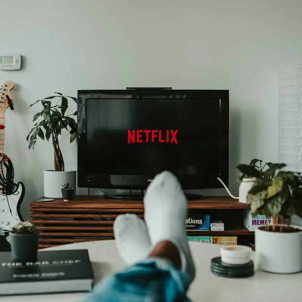 "In sommige landen beperkingen" — Netflix wordt goedkoper in België, maar er is een addertje onder het gras