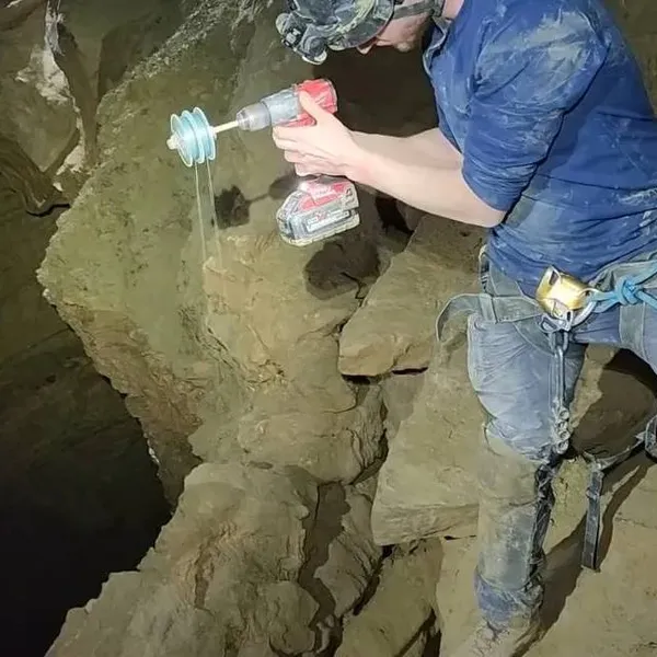 GoPro laten vallen in 'diepste put van de VS' zorgt voor schrikmoment (en nachtmerries): "Wat was dat!?"