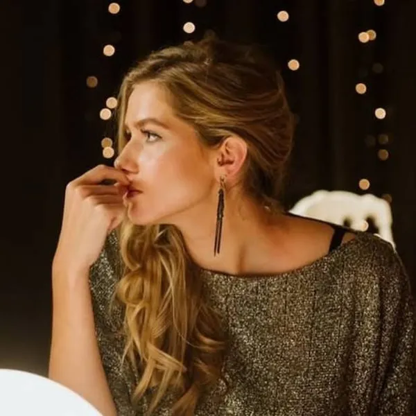 Charlotte Sieben 'mooiste vrouw van Vlaanderen' gedoopt nadat ze fenomenale 'headshots' deelt