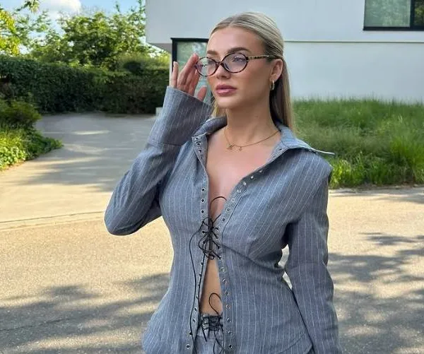 Vlaamse knapperd Olivia (EOTB) wil dat we diep in haar ogen kijken... de meesten kijken net iets lager (foto's)