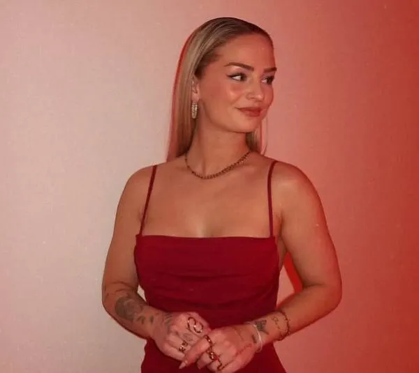 Temptation-babe Iris pakt uit met fenomenale boudoir-shoot: "Dit is werkelijk buitenaards!"
