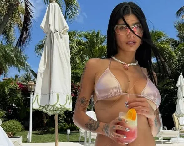 Natuurfilmlegende Mia Khalifa heeft bijzonder relatieadvies: "Heb je dit soort man? Gooi hem direct buiten!"