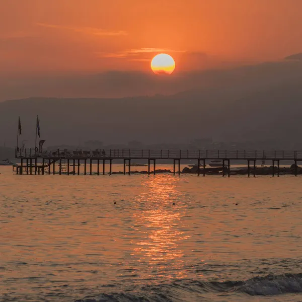 Opgelet: populair vakantieland bij Vlamingen deelt plots gigantische boetes uit voor... avondwandelingen op het strand
