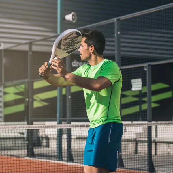 Comfort en prestatie komen samen in deze nieuwe lijn padel kleding