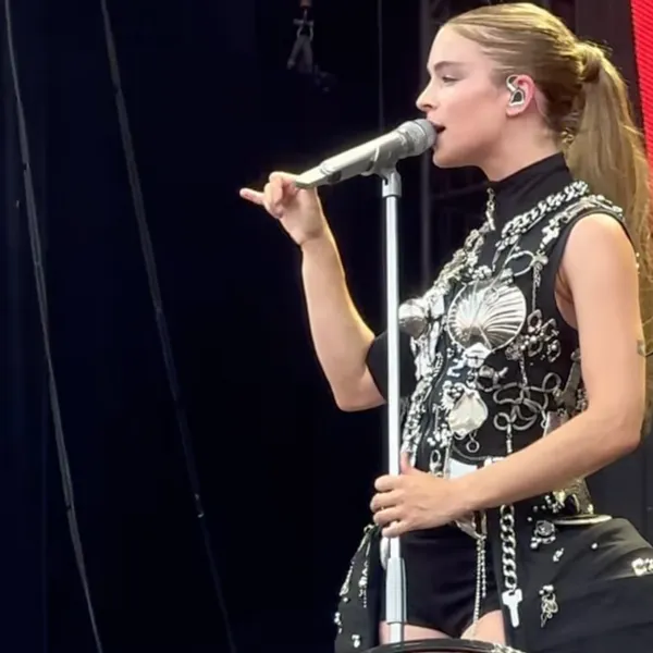 Pommelien Thijs was de superster van het weekend met haar 'pittige' outfits op Werchter Boutique en Concert at Sea