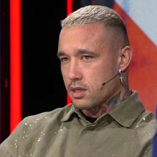 Radja Nainggolan (ondanks rijverbod) betrokken bij verkeersincident, waarbij hij bijna politievoertuig aanrijdt