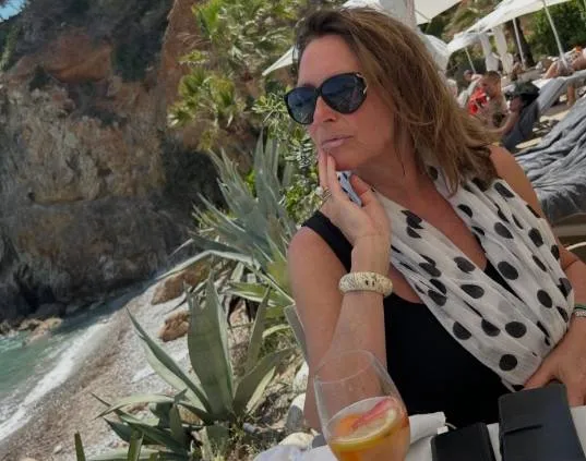 Wendy Van Wanten deelt 'intieme' bikinifoto uit de oude doos: "De tijd vliegt!"