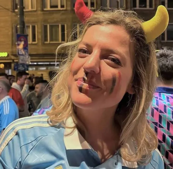 Alsof de hitte an sich nog niet erg genoeg is: 'experiment' van Ella Leyers loopt helemaal fout