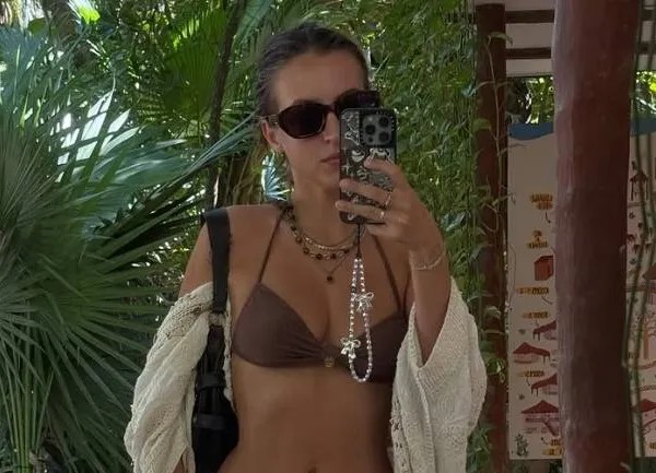 Lenthe Stevens maakt Mykonos onveilig in bikini en andere 'spannende' outfits (foto's)