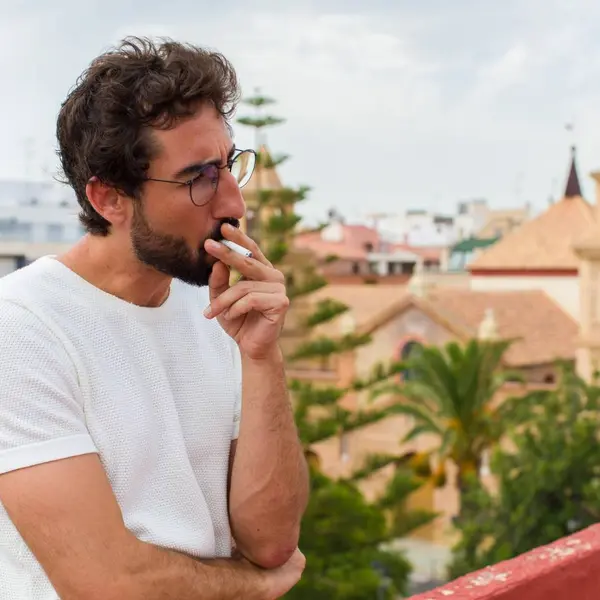 Slecht nieuws voor rokers die naar Spanje op vakantie gaan: "Een grote overwinning!"