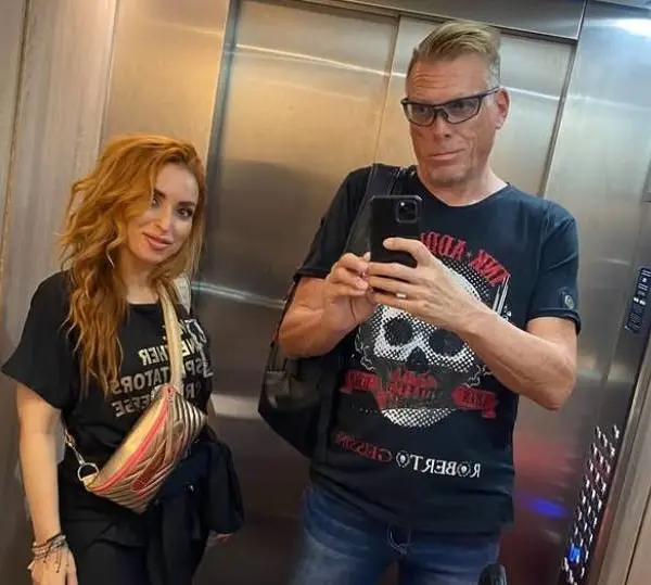 Dank u Patje! Pat Krimson maakt ons erg blij door een knappe bikinifoto van Loredana te delen