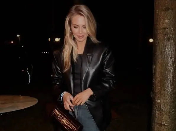 Femke Herygers deelt een strandvideo (in badpak en bikini) en half Vlaanderen plakt weer tegen zijn/haar scherm