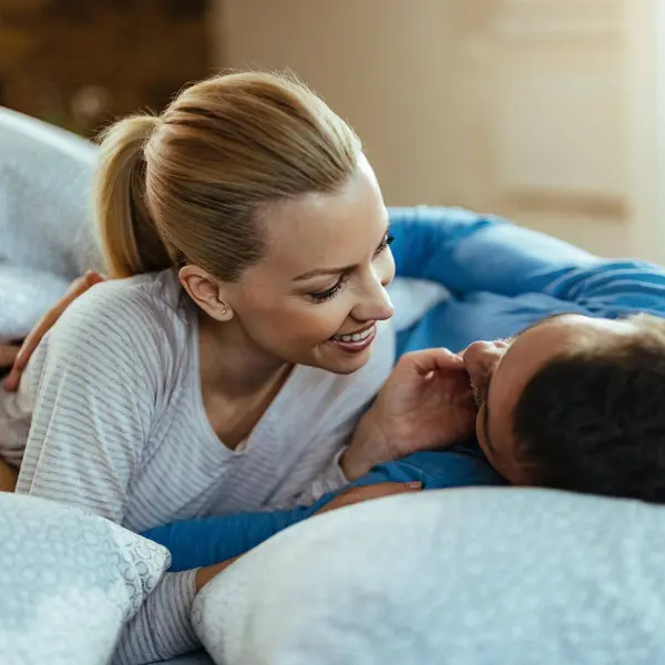 Julia (29) en Tim (31) gingen aan het experimenteren en gaven vooral hun voorspel een enorme boost